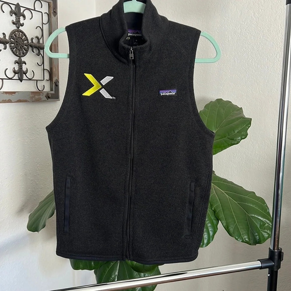 Patagonia Jackets & Blazers - PATAGONIA VEST SWEATER . M